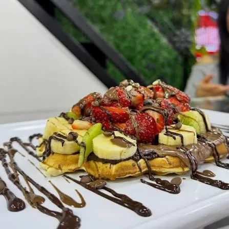 Karışık Meyveli Waffle