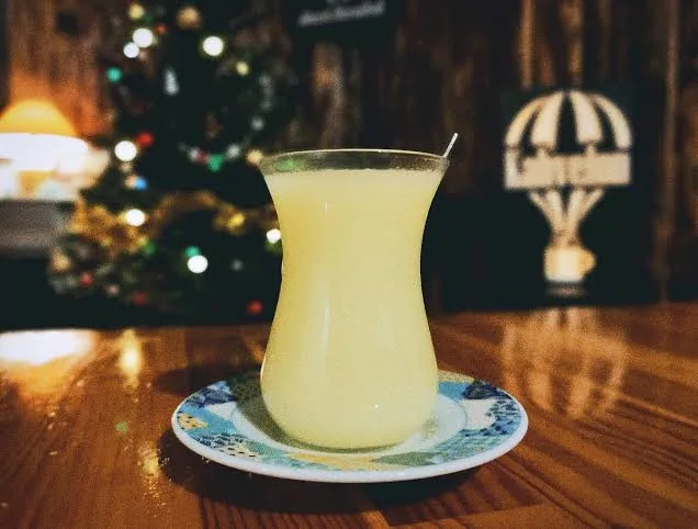 Muz aromalı içecek 